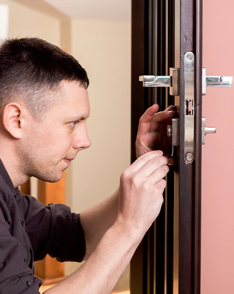 : Professional Locksmith For Commercial And Residential Locksmith Services in Deerfield Beach, FL