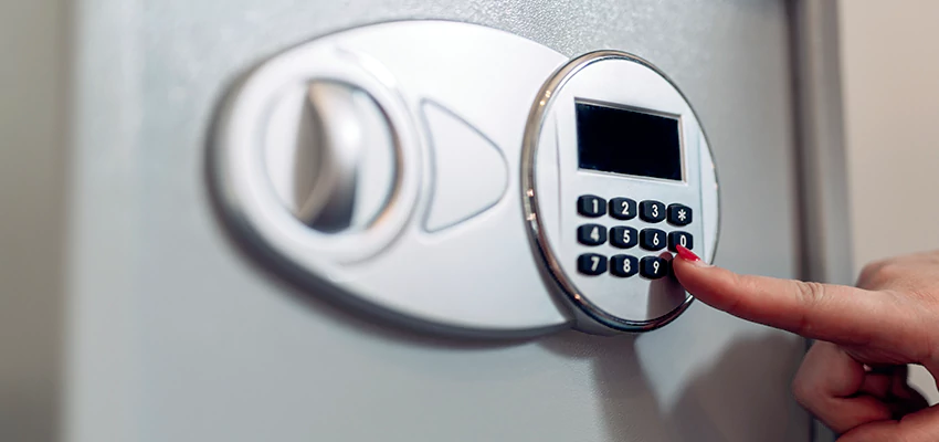 Jewelry Safe Cracking in Deerfield Beach, Florida