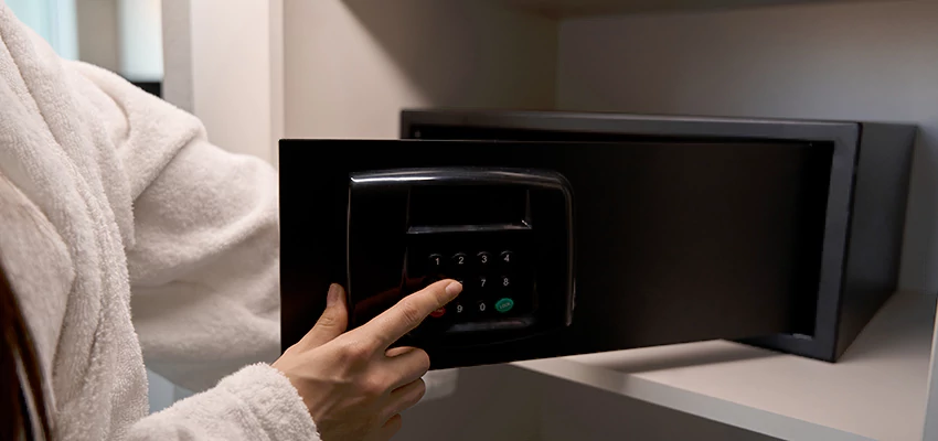 Safe Unlocking Service Company in Deerfield Beach, Florida
