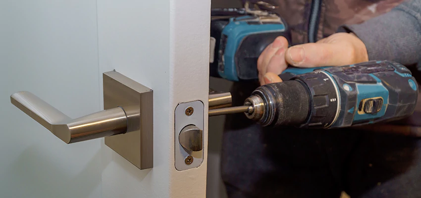 Broken Door Handle Lock Repair in Deerfield Beach, Florida