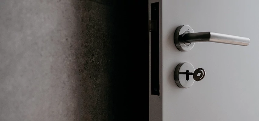 Front Door Handle Repair And Installation in Deerfield Beach, FL